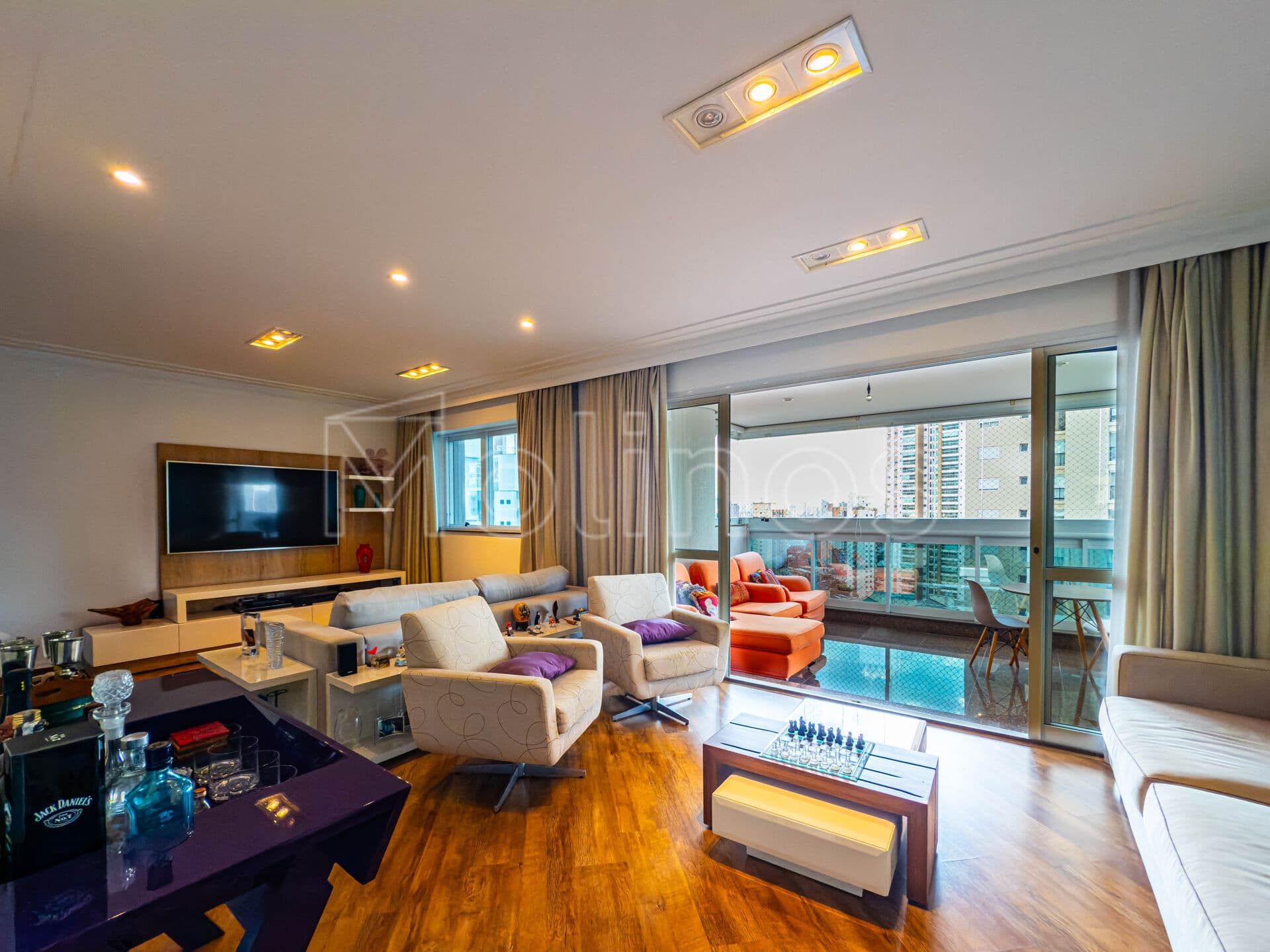 Apartamento Alto Padrão com 4 dormitórios sendo 3 suítes e 4 vagas no Anália Franco