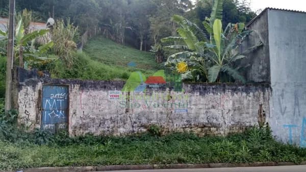 TERRENO COM 765,70 M² - COM ESCRITURA
