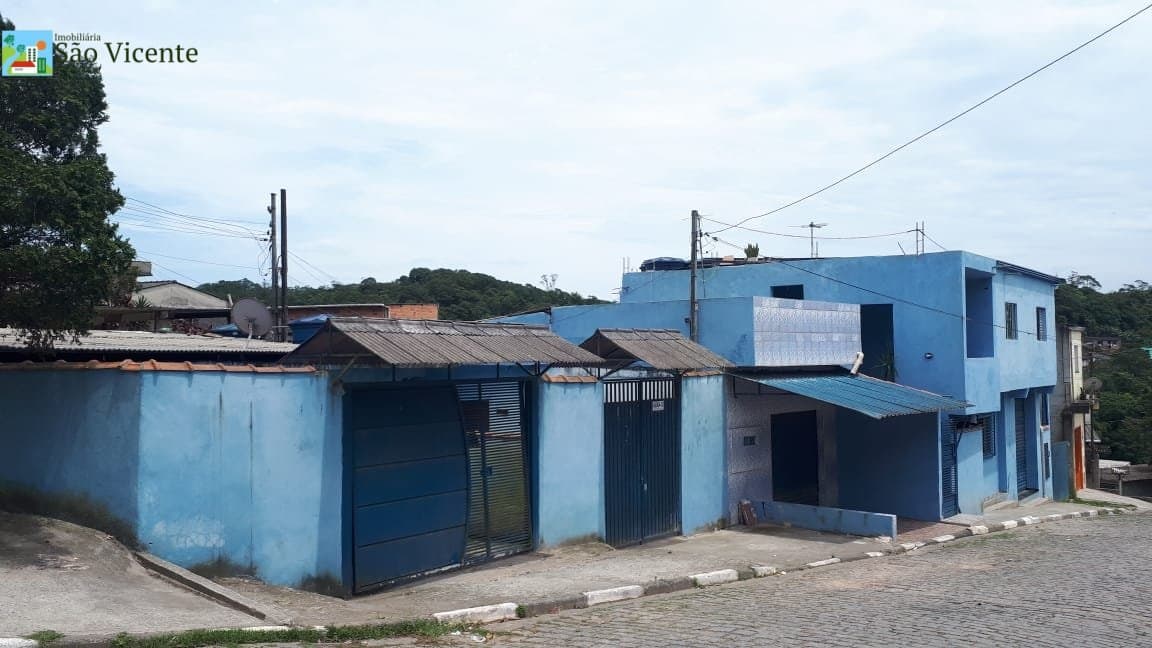IMÓVEL COM 5 CASAS + 02 SALÕES - ÓTIMO PARA RENDA