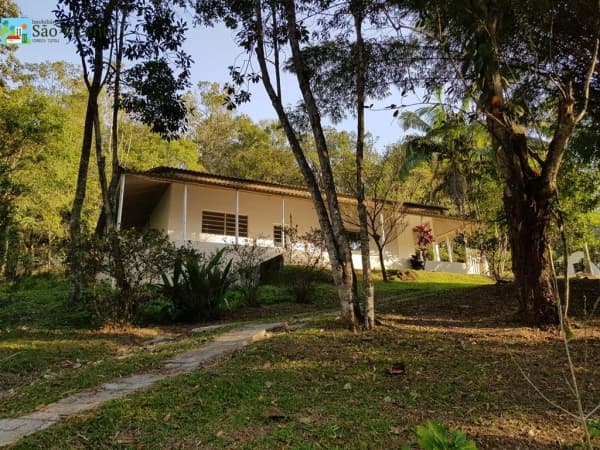 CHÁCARA COM 02 CASAS