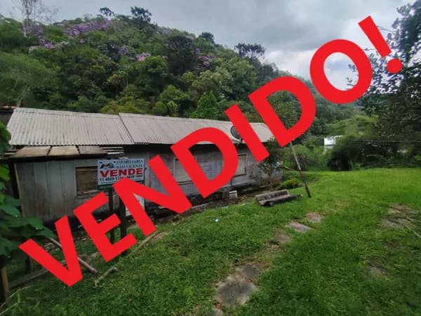 CHÁCARA C/ CASA DE MADEIRA E LAGO