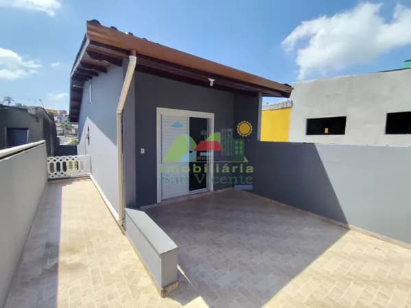 SOBRADO RECÉM PINTADO - ÓTIMA LOCALIZAÇÃO