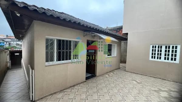 🌿✨ Casa Espaçosa com 3 Dorms. e Quintal para Toda a Família! 🏡