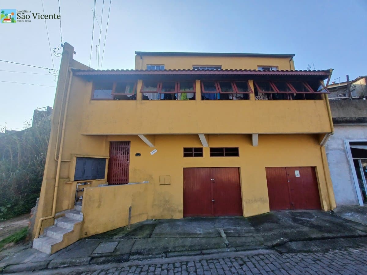 IMÓVEL COM 03 CASAS - BOM PARA RENDA