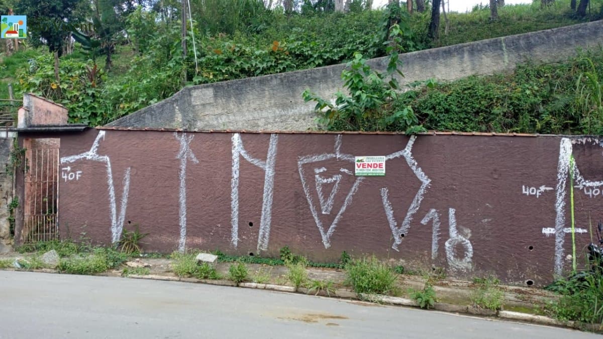 TERRENO COM ESCRITURA, RUA ASFALTADA