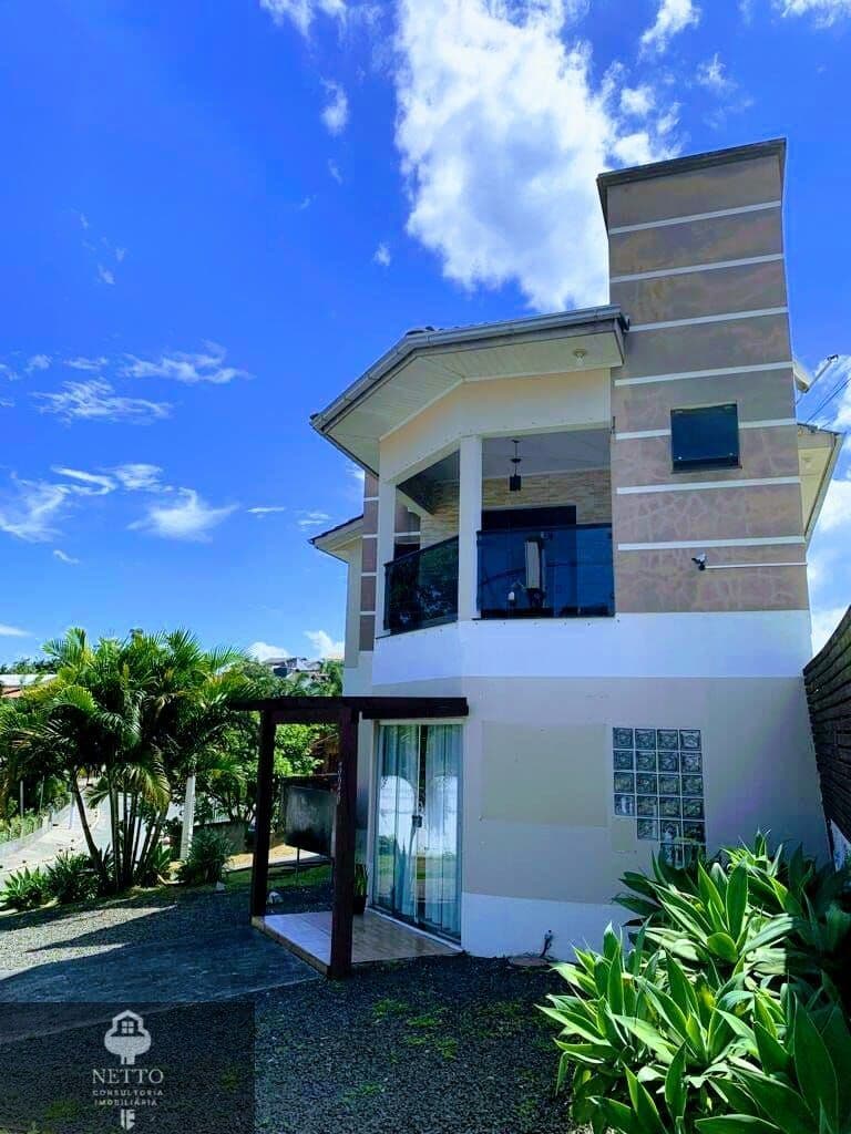 Casa Comercial