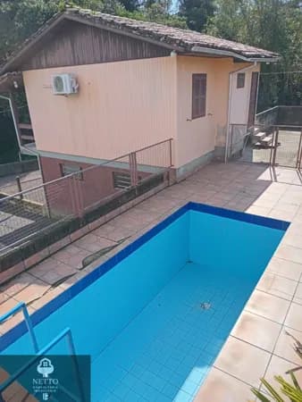 🏡 Oportunidade Única – Imóvel com Duas Casas e Ampla Área!