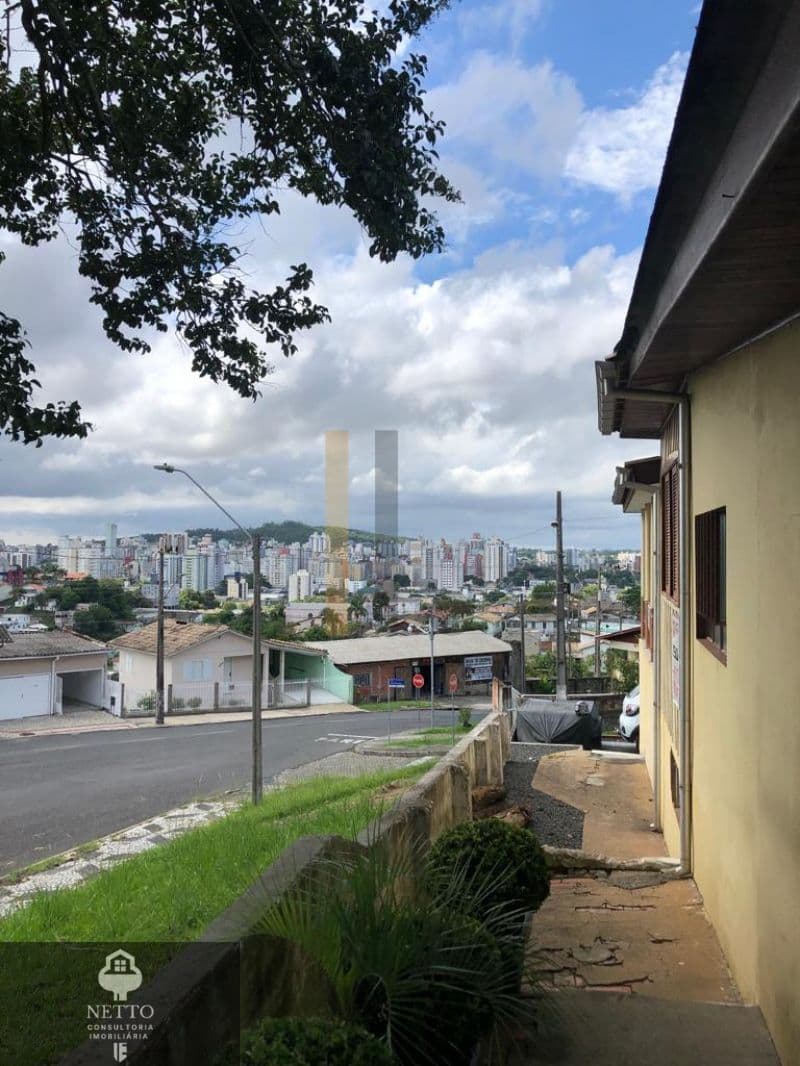 4 casas no terreno