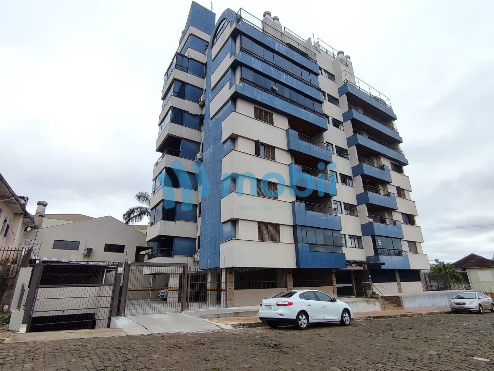 Apartamento com sacada ampla
