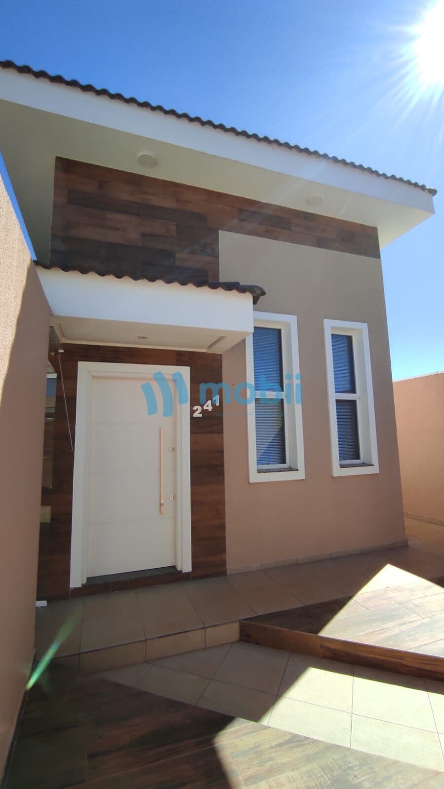 Casa com Piscina Semi mobiliada
