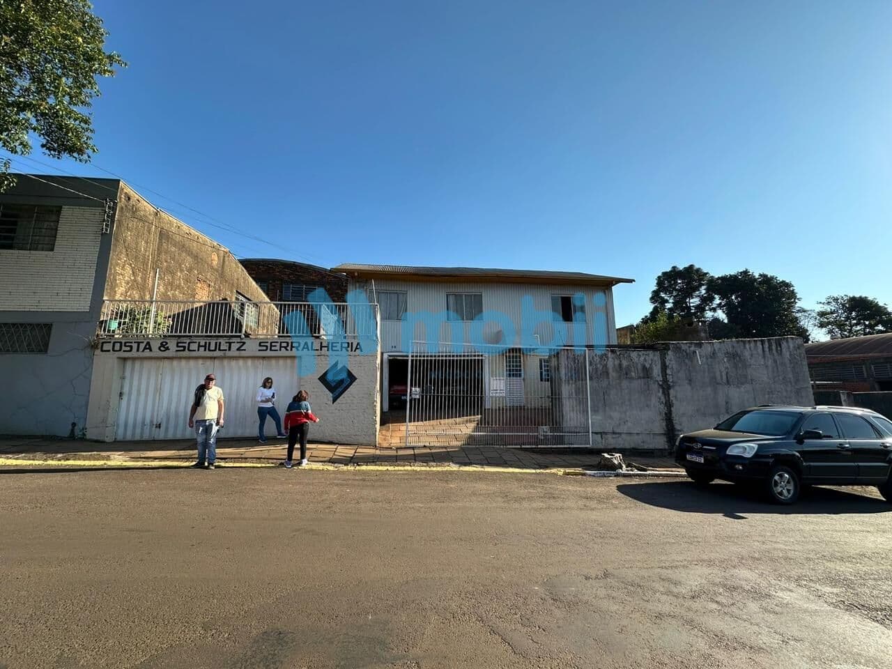Terreno á uma quadra da Avenida
