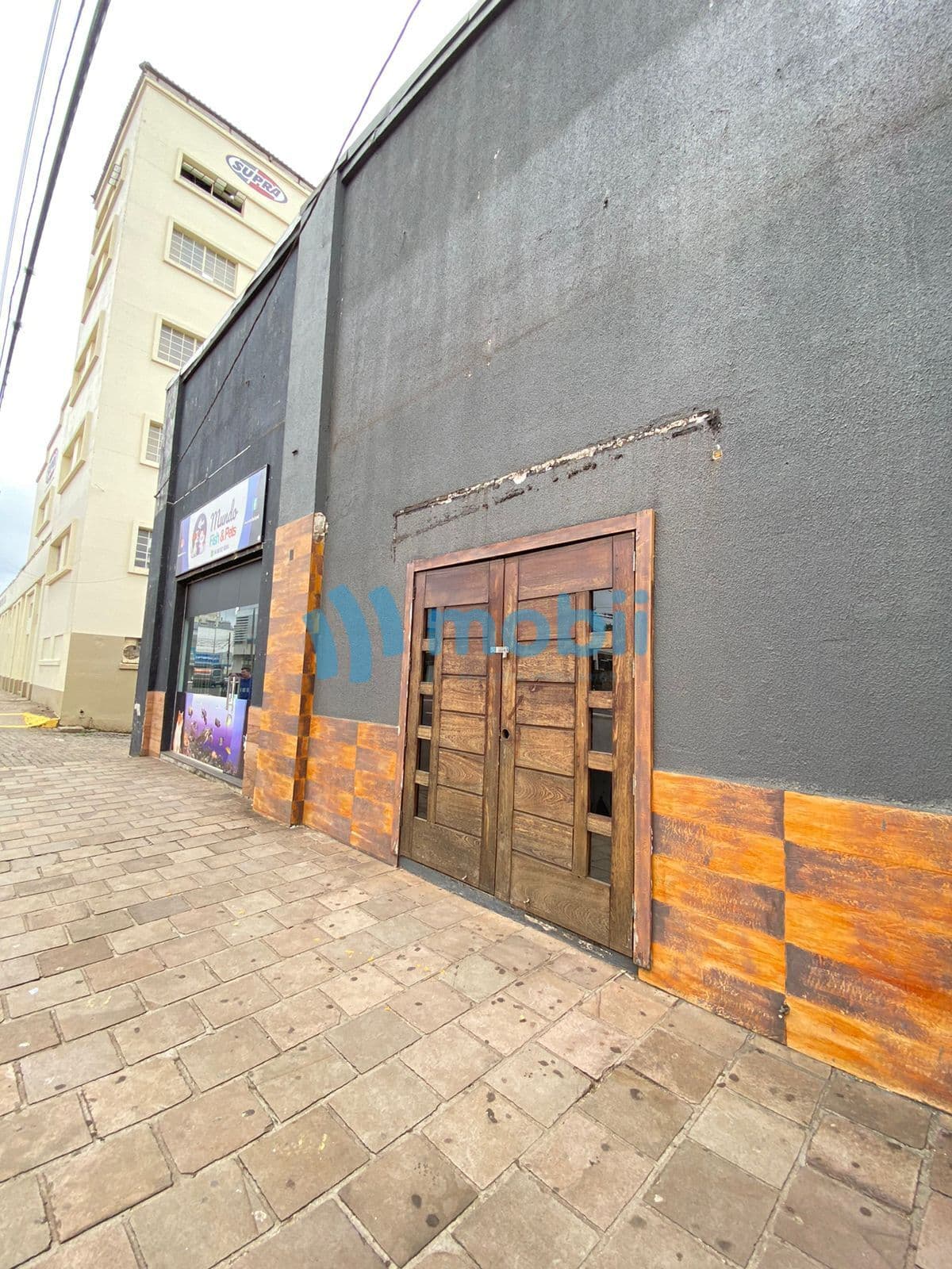 Loja Comercial de 1.200m² na Avenida Flores da Cunha