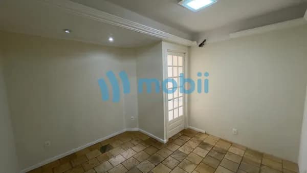 Sala Comercial no Centro Clinico Mon't Serrat