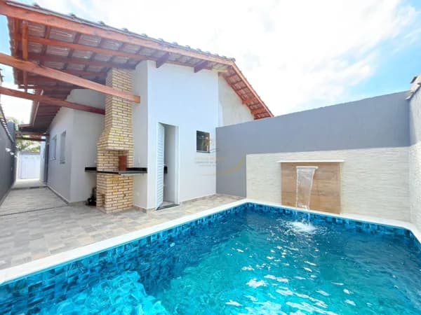 LINDA CASA ISOLADA 1200 METROS DO MAR EM BAIRRO RESIDENCIAL COM PISCINA PARA VENDA EM ITANHAÉM!
