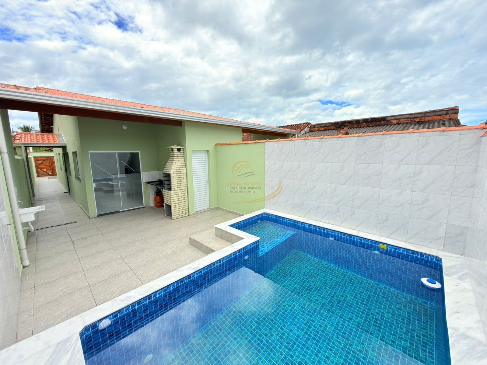 CASA LADO PISTA COM PISCINA 1000 METROS DO MAR EM ITANHAÉM!