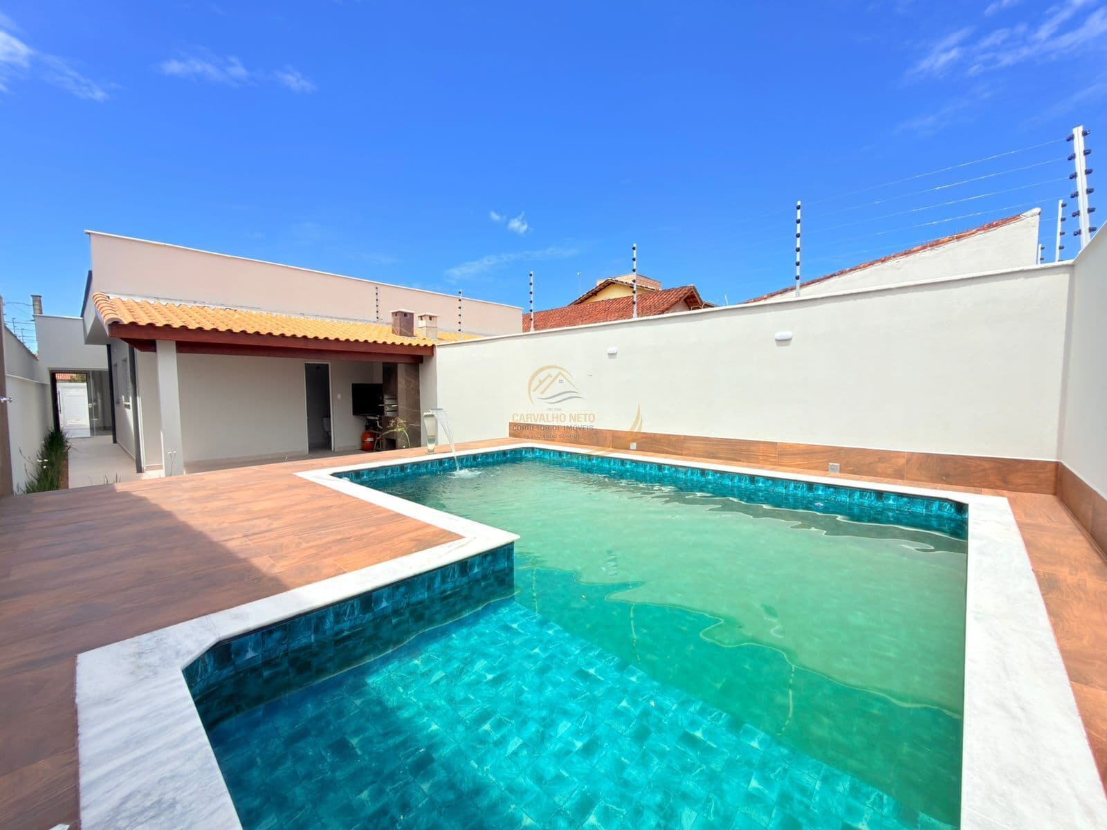 CASA LADO PRAIA 1300MTS DO MAR, COM PISCINA E CHURRASQUEIRA PARA VENDA EM ITANHAÉM!
