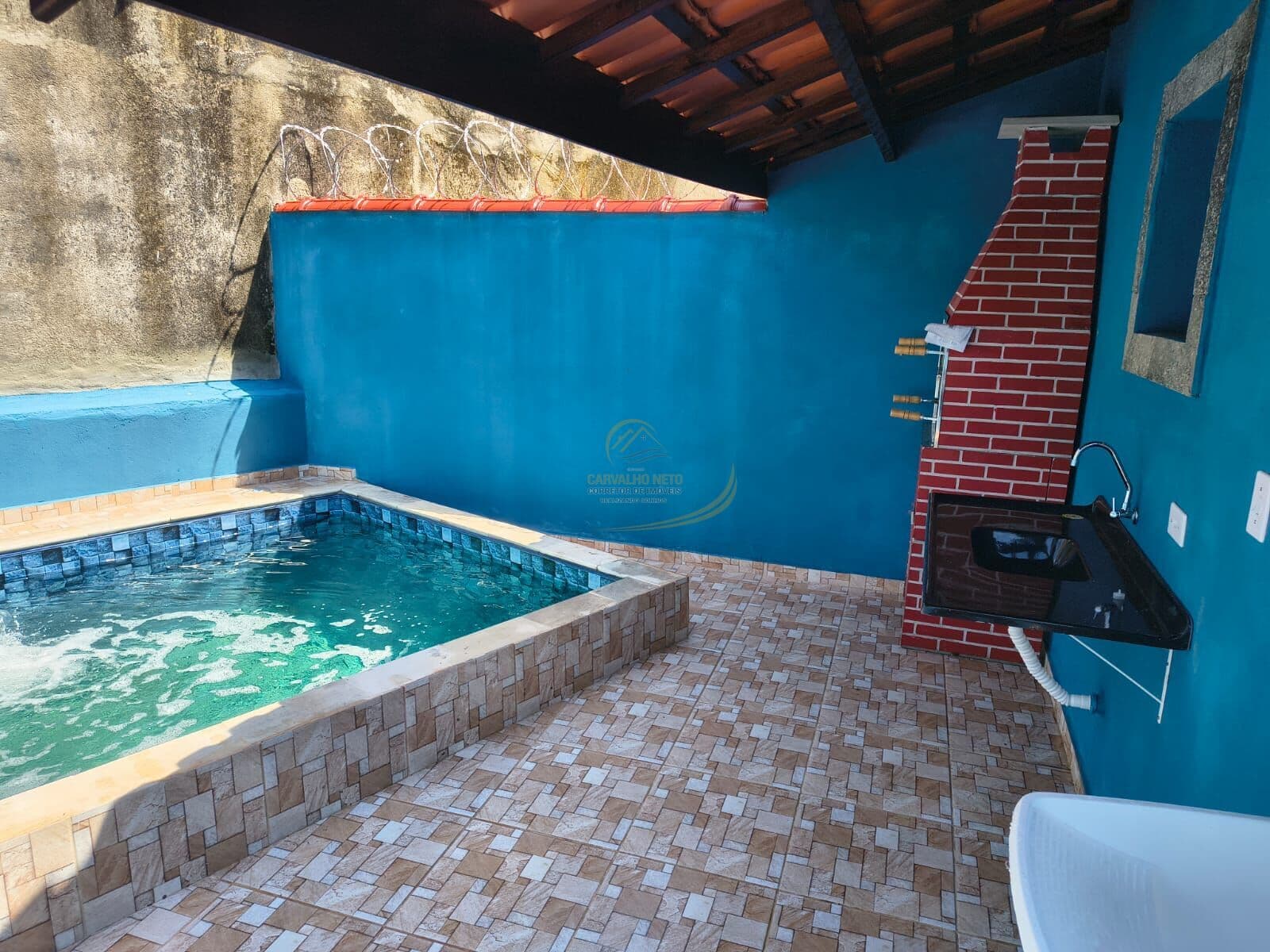 CASA LADO PRAIA COM PISCINA APENAS 700M DO MAR PARA VENDA EM ITANHAÉM!