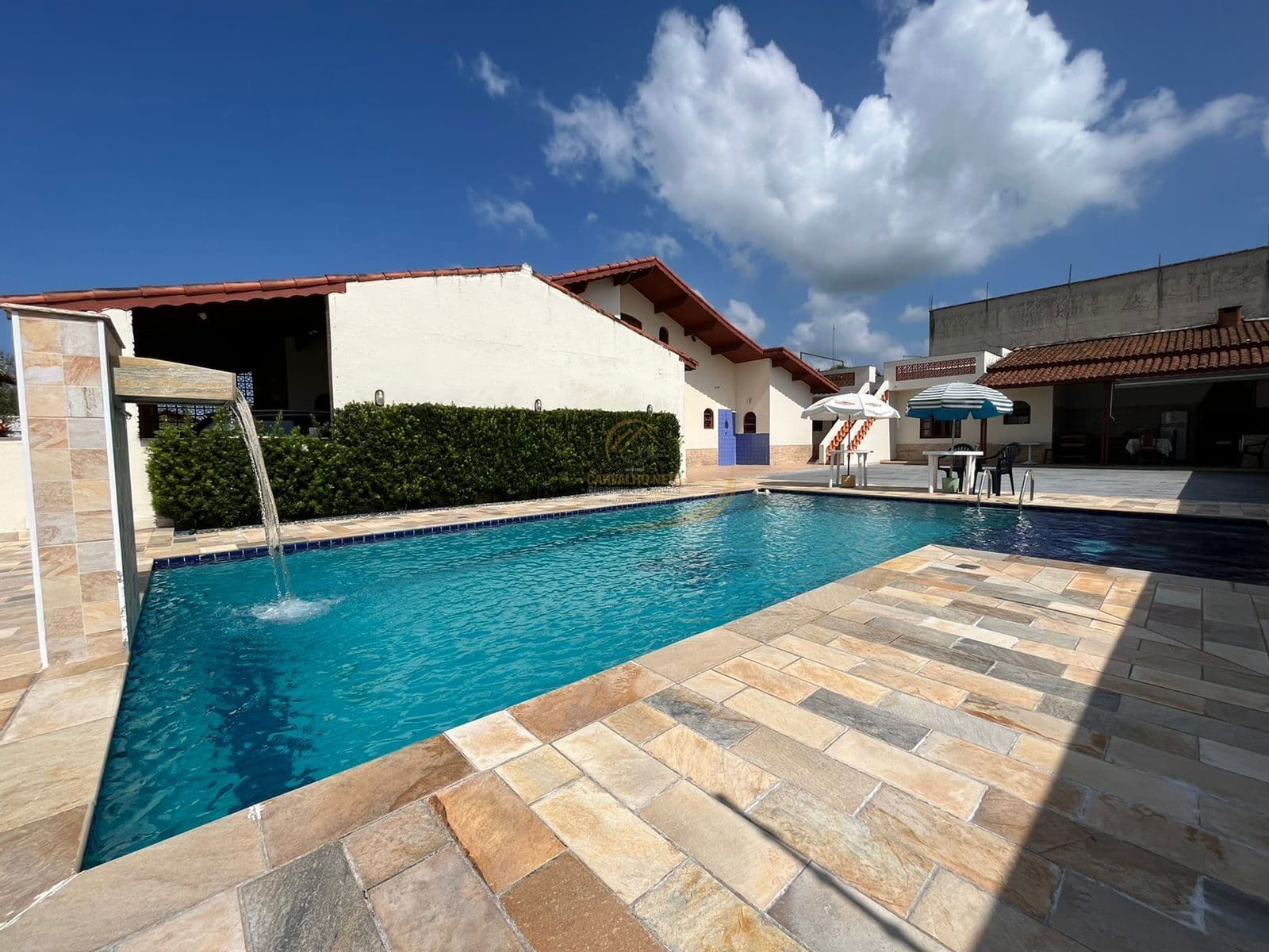 OPORTUNIDADE!! CASA COM 600MTS DE TERRENO, LADO PRAIA PARA VENDA EM ITANHAÉM!!