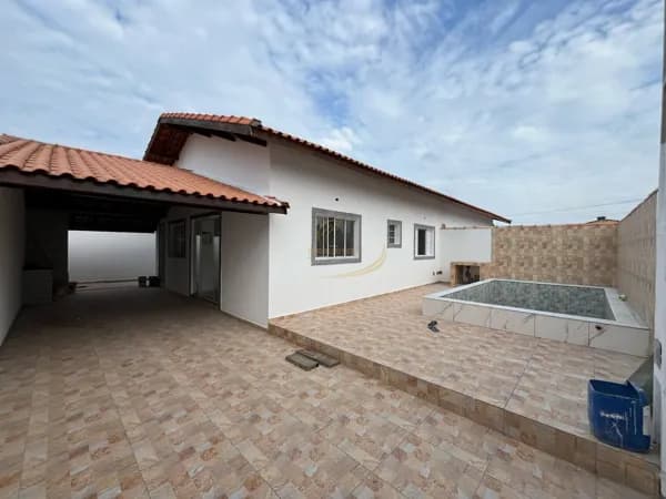 CASA COM PISCINA E CHURRASQUEIRA PARA VENDA EM ITANHAÉM!!