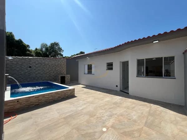 LINDA CASA GEMINADA COM PISCINA E CHURRASQUEIRA PARA VENDA EM ITANHAÉM!!