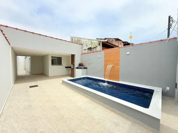 CASA COM PISCINA E CHURRASQUEIRA LADO PRAIA PARA VENDA EM ITANHAÉM!!