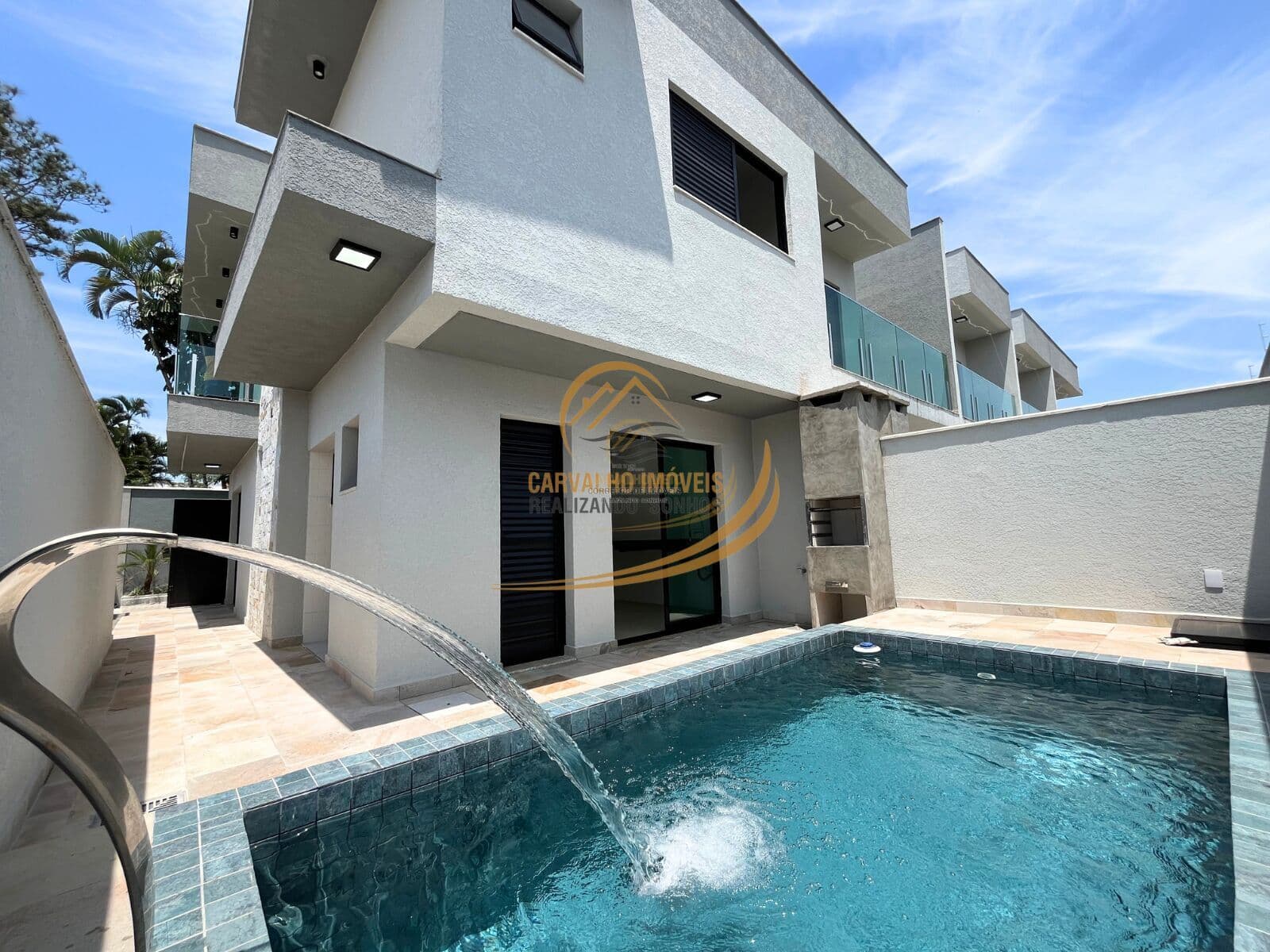 SOBRADO ALTO PADRÃO EM CONDOMÍNIO FECHADO 300MTS DO MAR COM PISCINAS INDIVIDUAS!!