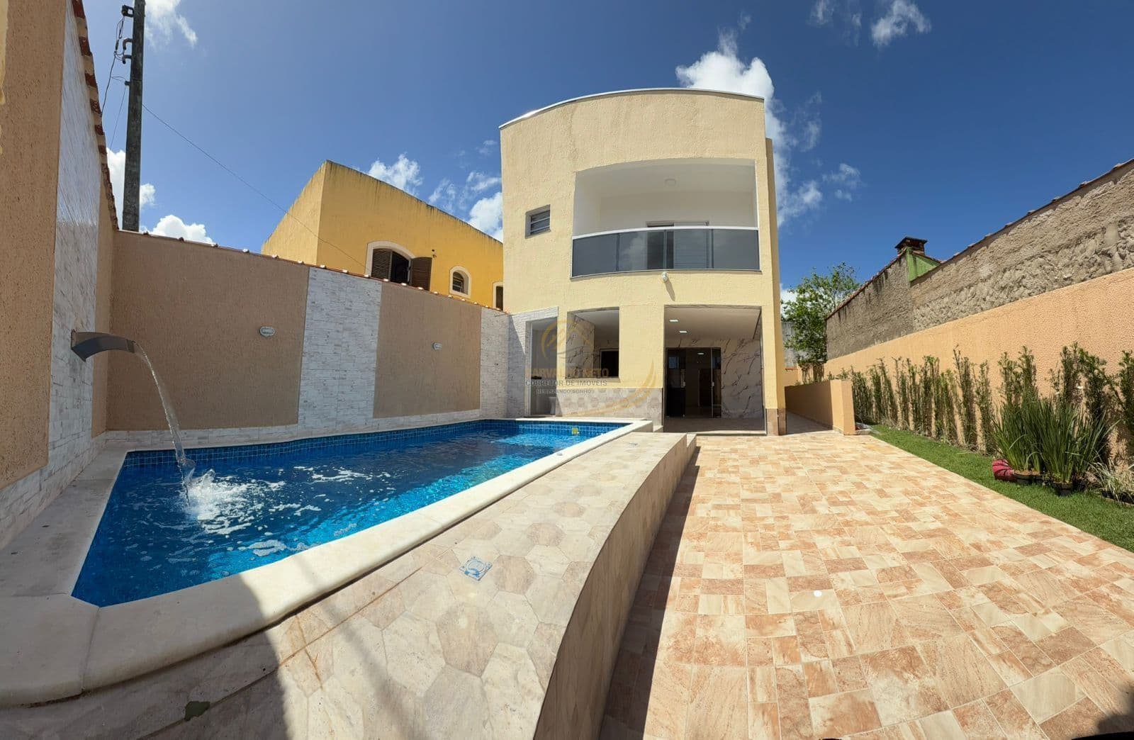 SOBRADO LADO PRAIA 200M DO MAR COM PISCINA 03 DORM PARA VENDA EM ITANHAÉM!
