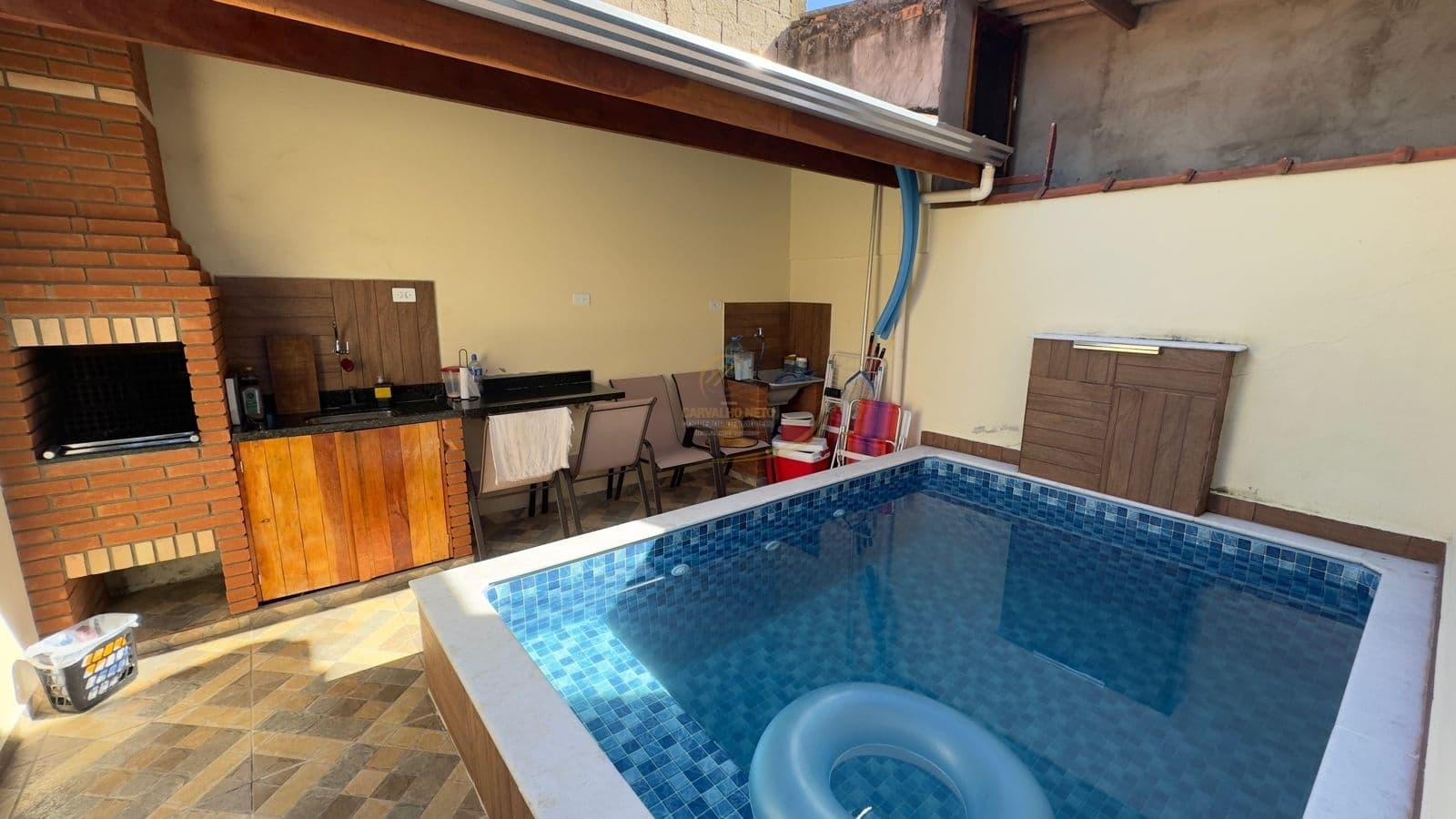 LINDA CASA EM BAIRRO RESIDENCIAL COM PISCINA E CHURRASQUEIRA EM ITANHAÉM!