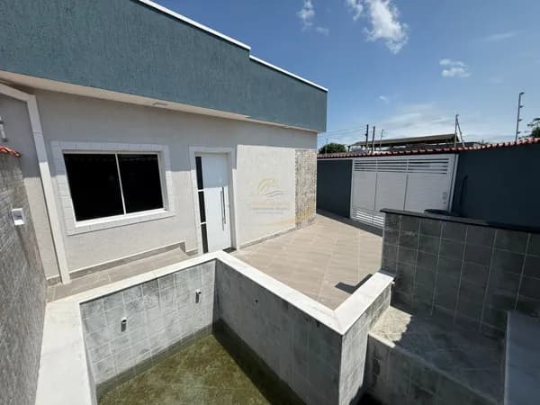CASA COM PISCINA EM BAIRRO RESIDENCIAL PARA VENDA EM ITANHAÉM!