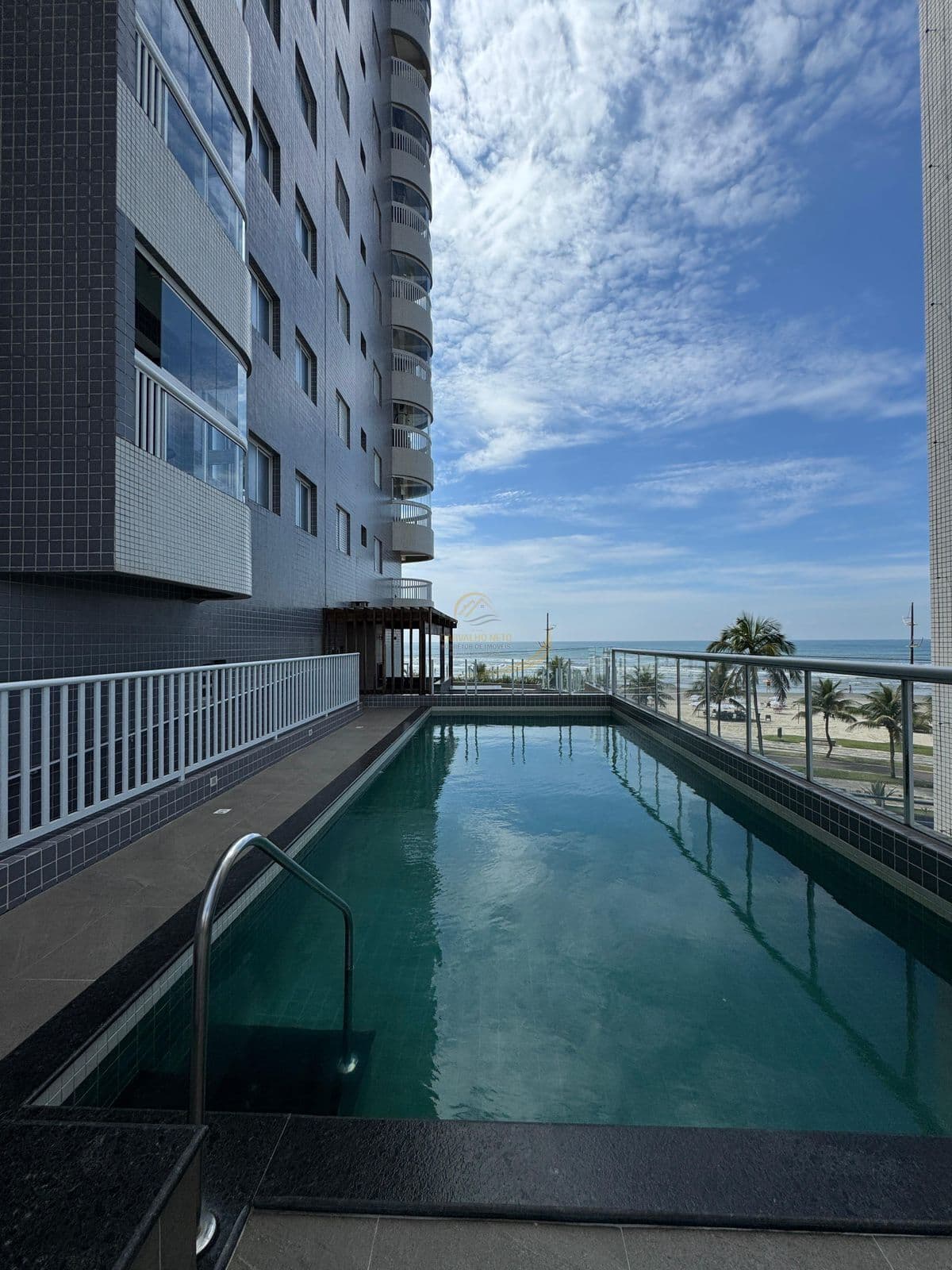 APARTAMENTO FRENTE MAR PARA VENDA EM PRAIA GRANDE!