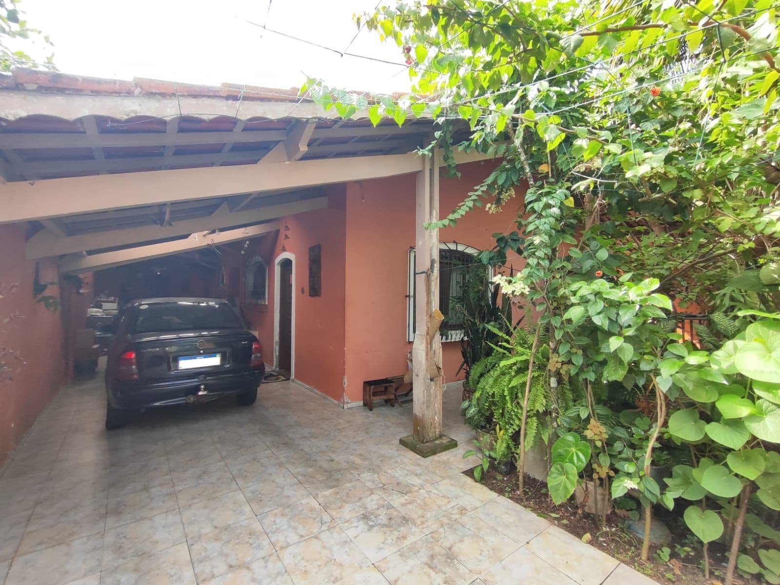 CASA ISOLADA USADA ABAIXO DE PREÇO DE MERCADO PRÓXIMO AO CENTRO DE ITANHAÉM PARA VENDA!!