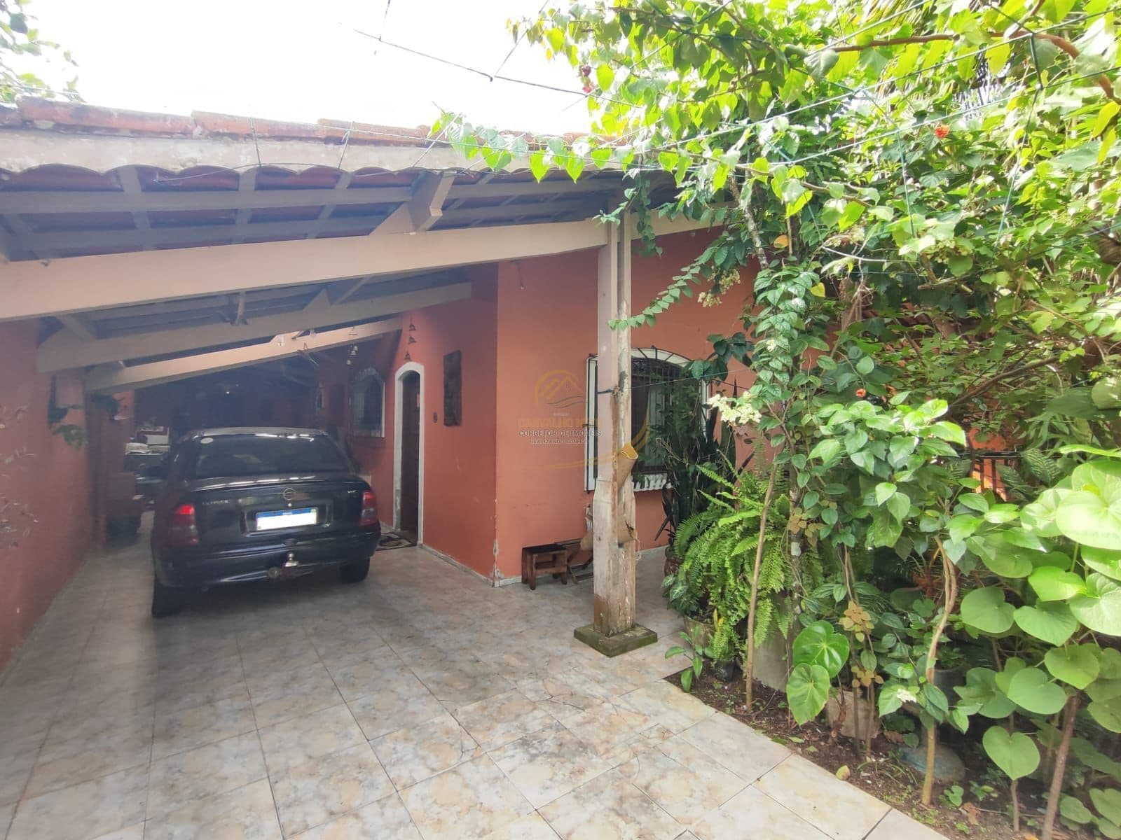 CASA ISOLADA USADA ABAIXO DE PREÇO DE MERCADO PRÓXIMO AO CENTRO DE ITANHAÉM PARA VENDA!!