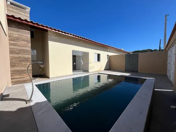 CASA LADO PRAIA COM PISCINA E CHURRASQUEIRA PARA VENDA EM ITANHAÉM!