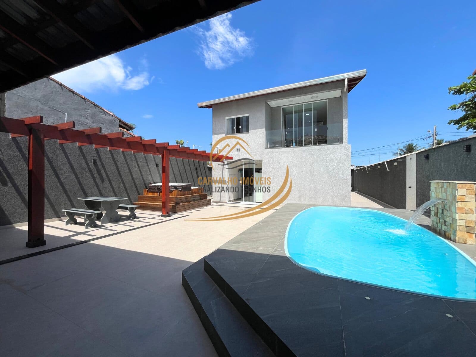 SOBRADO ALTO PADRÃO COM 05 DORM, PISCINA, OFURÔ, 90 METROS DO MAR EM ITANHAÉM!!