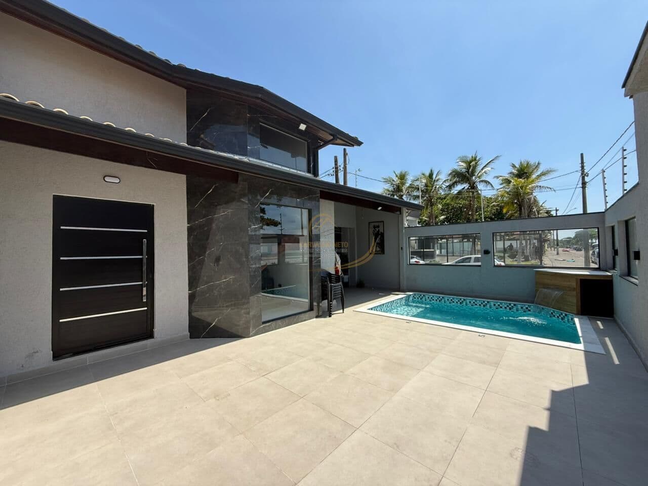 CASA ALTO PADRÃO FRENTE MAR PORTEIRA FECHADA PARA VENDA EM ITANHAÉM!