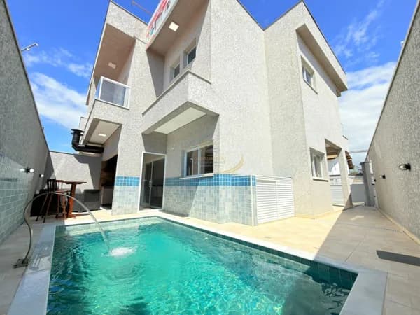 SOBRADOS APENAS 100 METROS DO MAR COM PISCINA EM ITANHAÉM!!