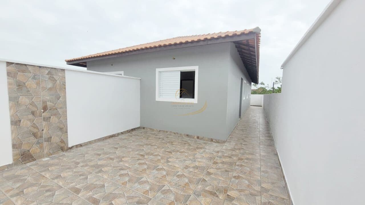 CASA GEMINADA LADO PRAIA 1300MTS DO MAR COM ESPAÇO PARA PISCINA PARA VENDA EM ITANHAÉM!!