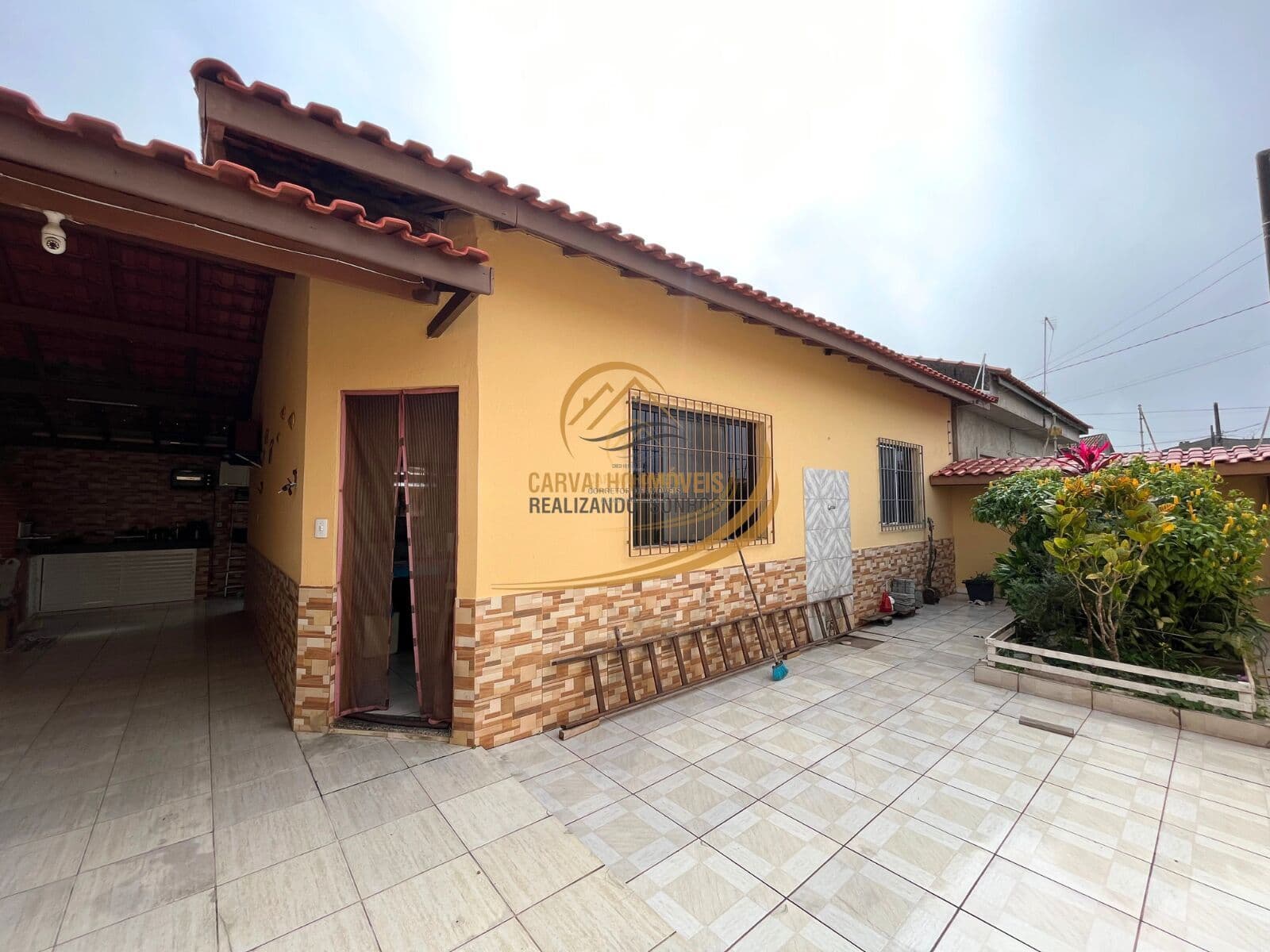 CASA USADA MOBILIADA 600MTS DA PRAIA PARA VENDA EM ITANHAÉM!!