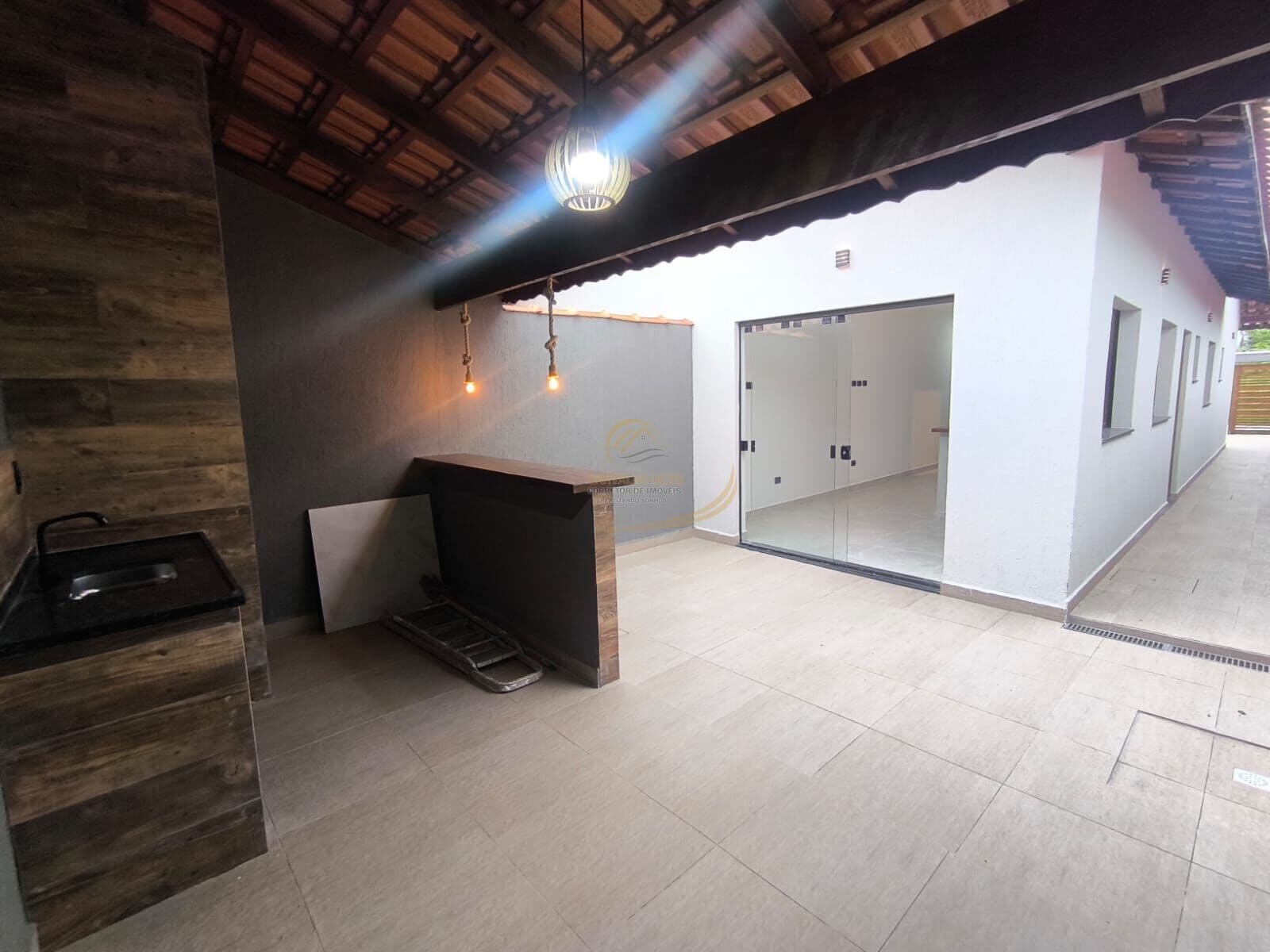 CASA GEMINADA LADO PRAIA 1100 METROS DO MAR PARA VENDA EM ITANHAÉM!!