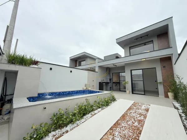 SE SURPREENDA COM ESSE PROJETO, ACABAMENTO MODERNO COM PÉ DIREITO DUPLO, ACABAMENTO FINO EM ITANHAÉM!!