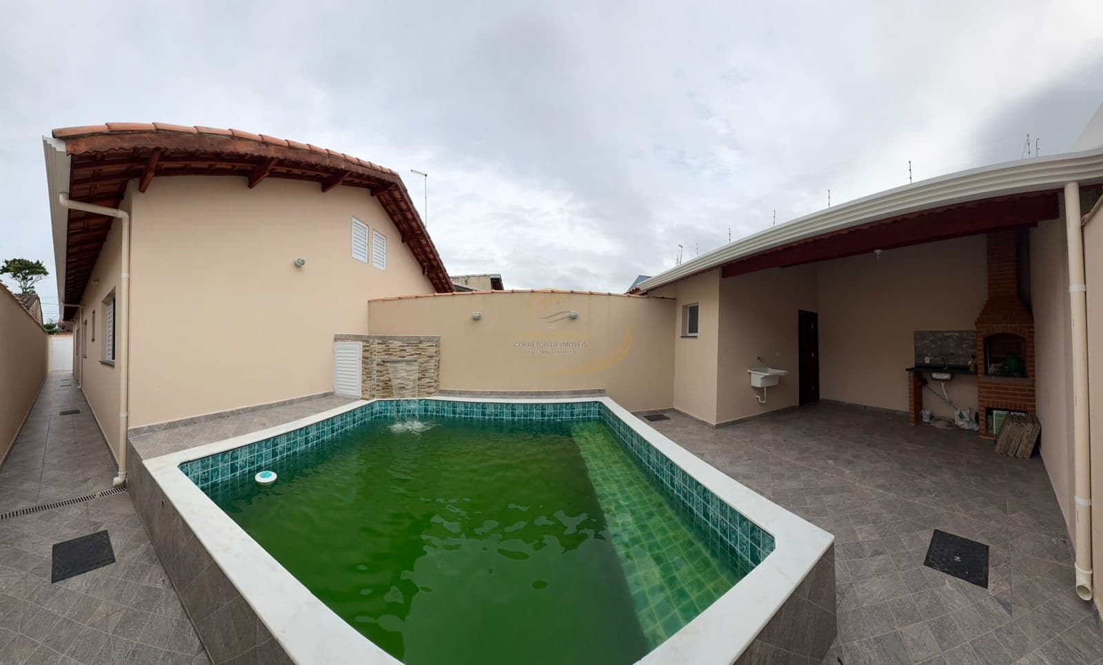 OPORTUNIDADE LADO PRAIA!! CASA COM TERRENO GRANDE, PISCINA E CHURRASQUEIRA EM ITANHAÉM!!