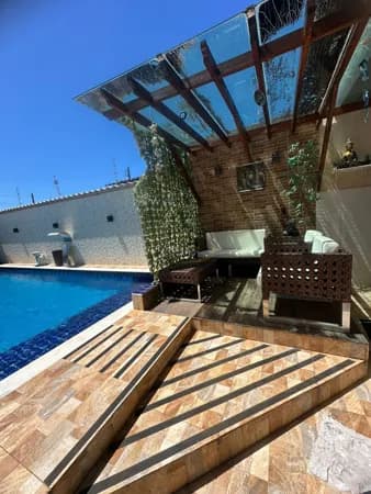 LINDA CASA ALTO PADRÃO PORTEIRA FECHADA EM BAIRRO RESIDENCIAL PARA VENDA EM ITANHAÉM!!