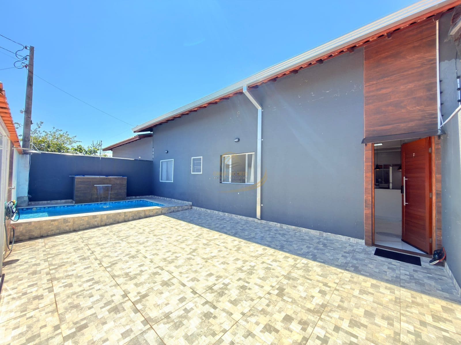 CASA MOBILIADA LADO PRAIA COM 03 DORM PARA VENDA EM ITANHAÉM!!