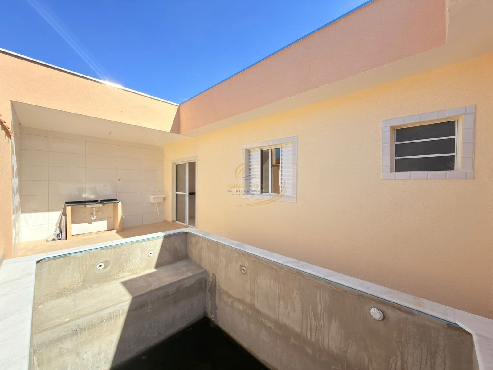 OPORTUNIDADE!! CASA EM CONDOMÍNIO FECHADO COM PISCINA PRIVATIVA PARA VENDA EM ITANHAÉM!!