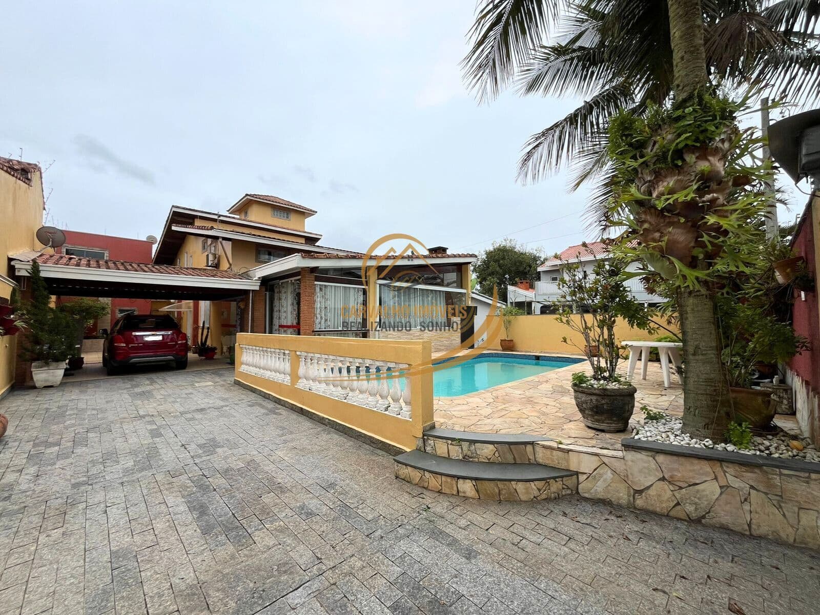 CASA ALTO PADRÃO MOBILIADA PRÓXIMO AO MAR COM PISCINA E CHURRASQUEIRA PARA VENDA!!