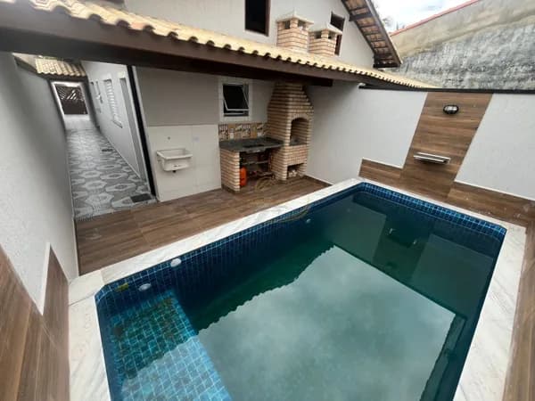 CASA LADO PRAIA 600M DO MAR COM PISCINA E CHURRASQUEIRA PARA VENDA EM ITANHAÉM!