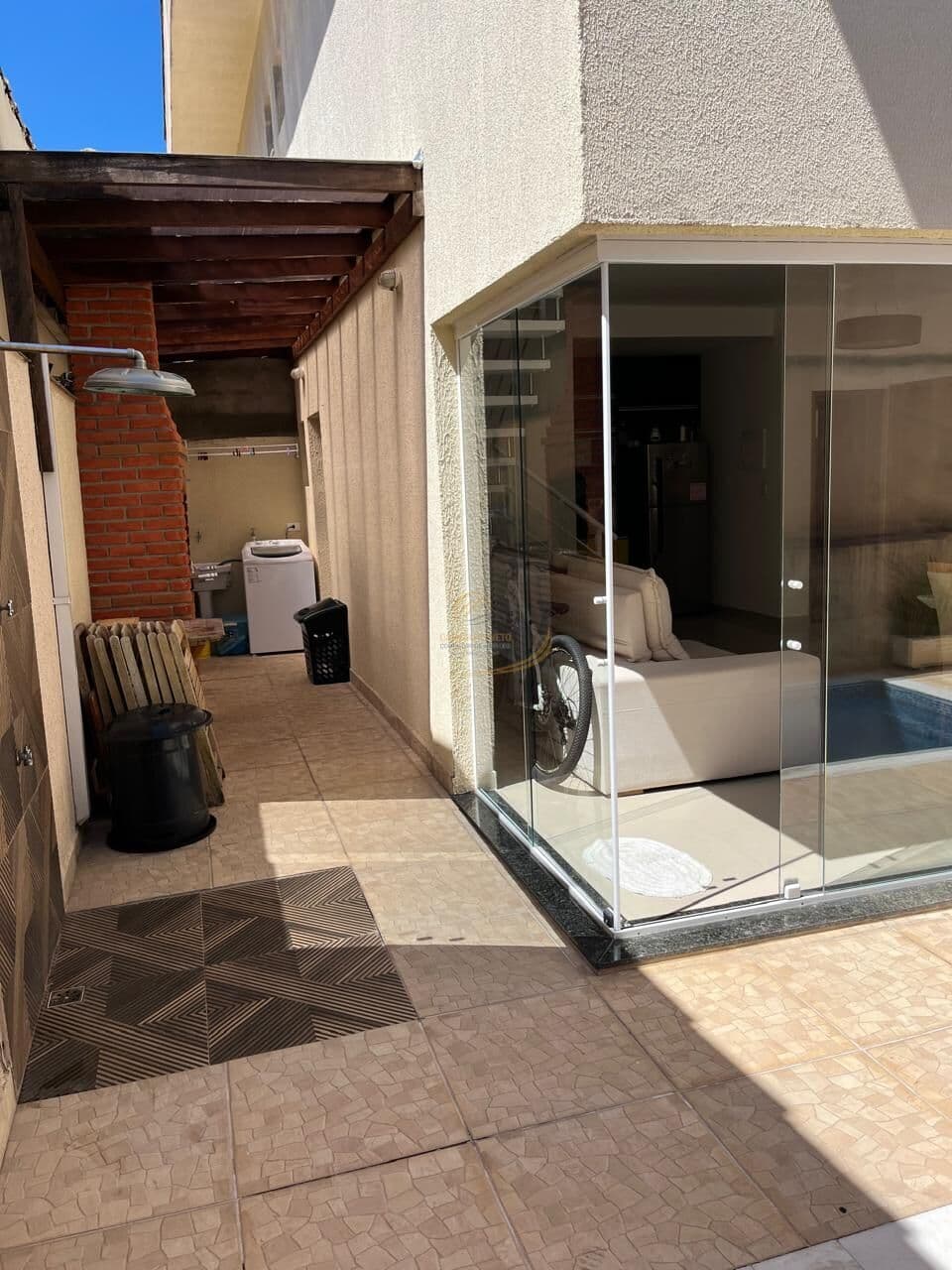 SOBRADO COM PISCINA PRIVATIVA 200 METROS DO MAR EM ITANHAÉM!!