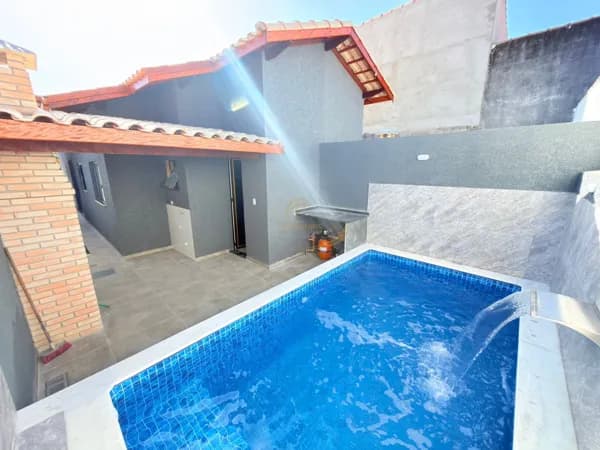OPORTUNIDADE LADO PRAIA APENAS 500M DO MAR, COM PISCINA E CHURRASQUEIRA PARA VENDA EM ITANHAÉM!!