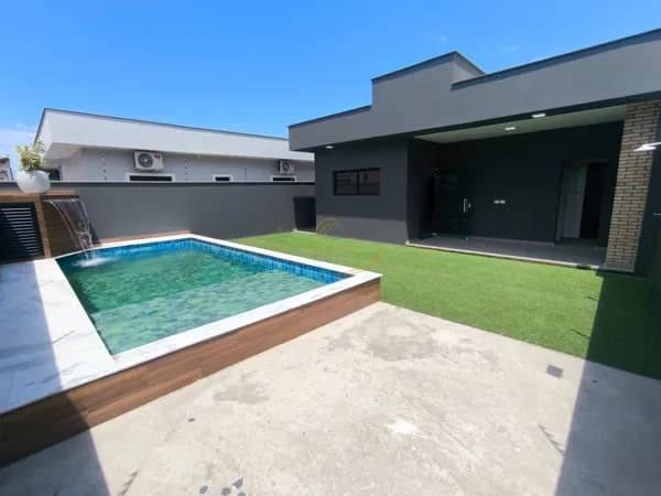 CASA ISOLADA COM PISCINA E CHURRASQUEIRA 900MTS DO MAR EM ITANHAÉM!!