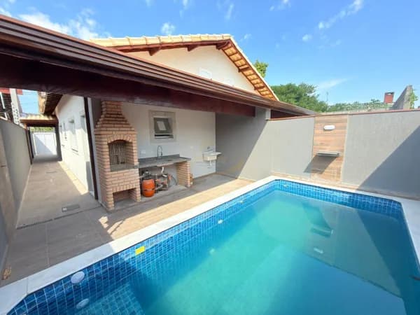 CASA LADO PRAIA 500M DO MAR COM PISCINA E CHURRASQUEIRA PARA VENDA EM ITANHAÉM!